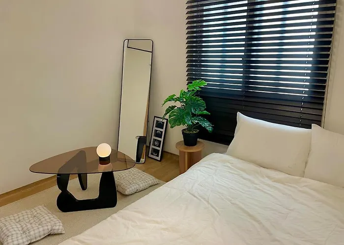 Apartment 1minute Walk From Subway 10 People Convenient Transportation Gwangalli Luggage Storage
