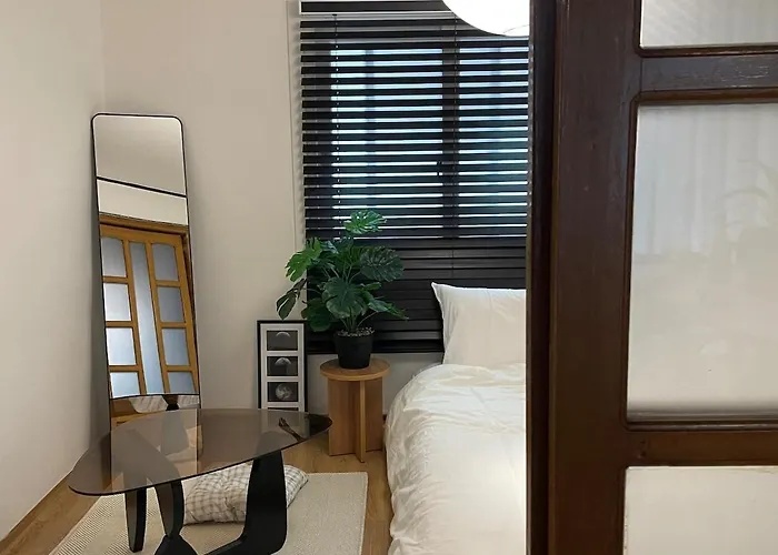 Apartment 1minute Walk From Subway 10 People Convenient Transportation Gwangalli Luggage Storage