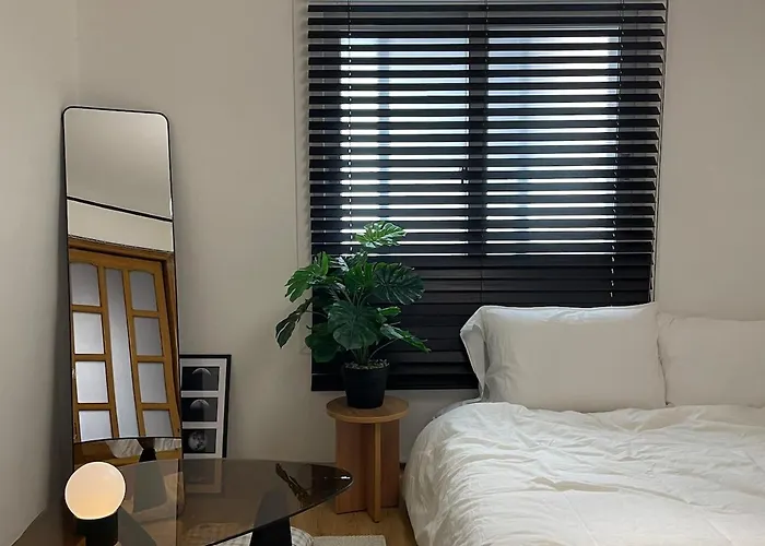 Apartment 1minute Walk From Subway 10 People Convenient Transportation Gwangalli Luggage Storage